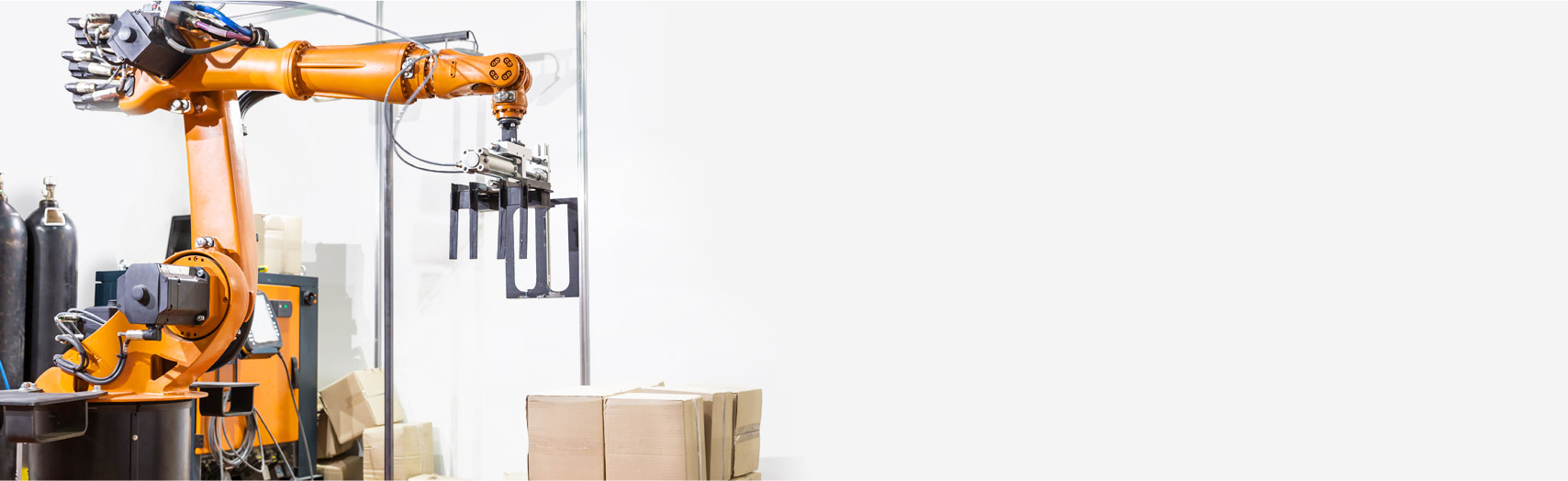 Nowoczesny park maszynowy i hale magazynowe